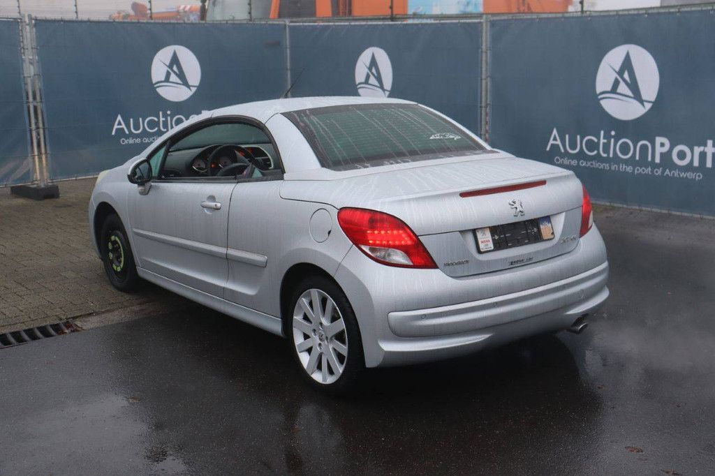 Personenauto Peugeot 207 CC Benzine 120pk 2010 (Marge)