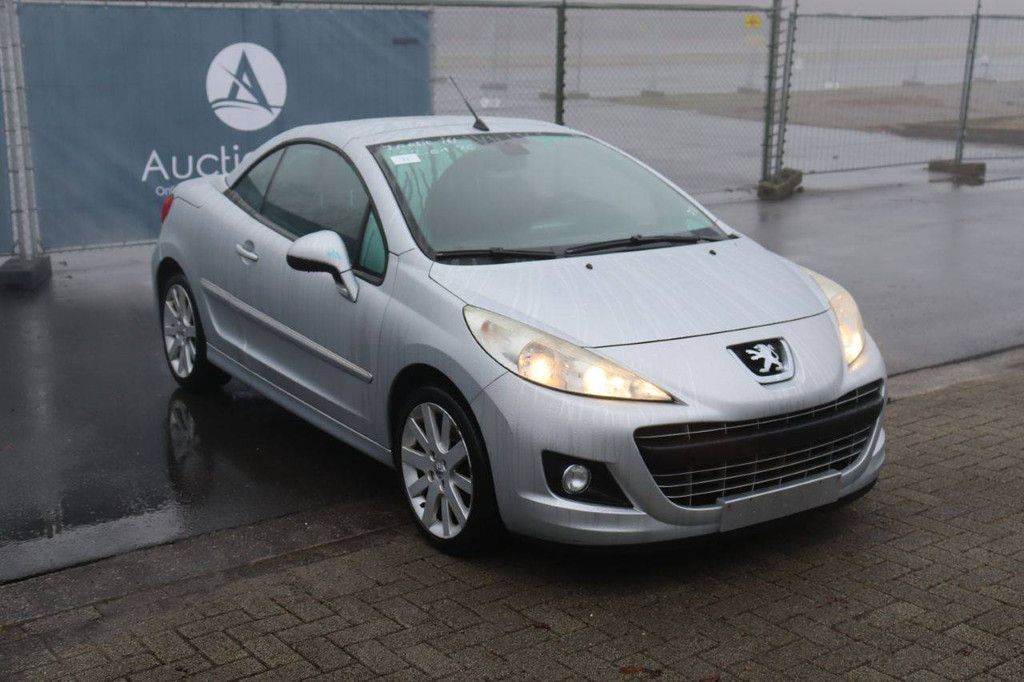 Personenauto Peugeot 207 CC Benzine 120pk 2010 (Marge)