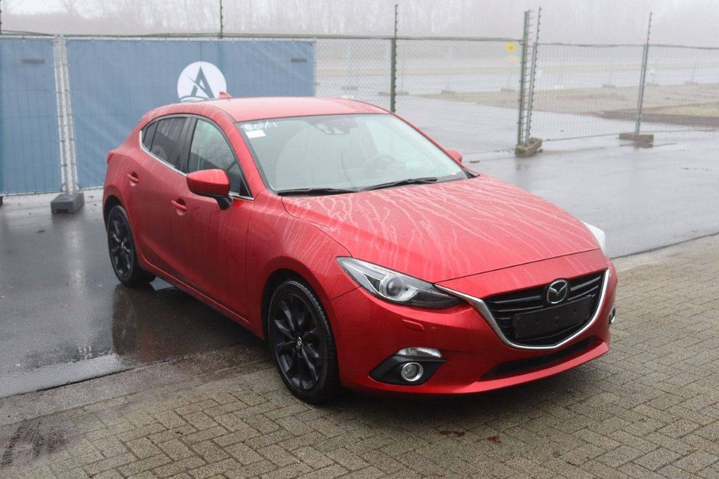 Passenger car Mazda 3 Diesel 150 hp 2016 (Margin)