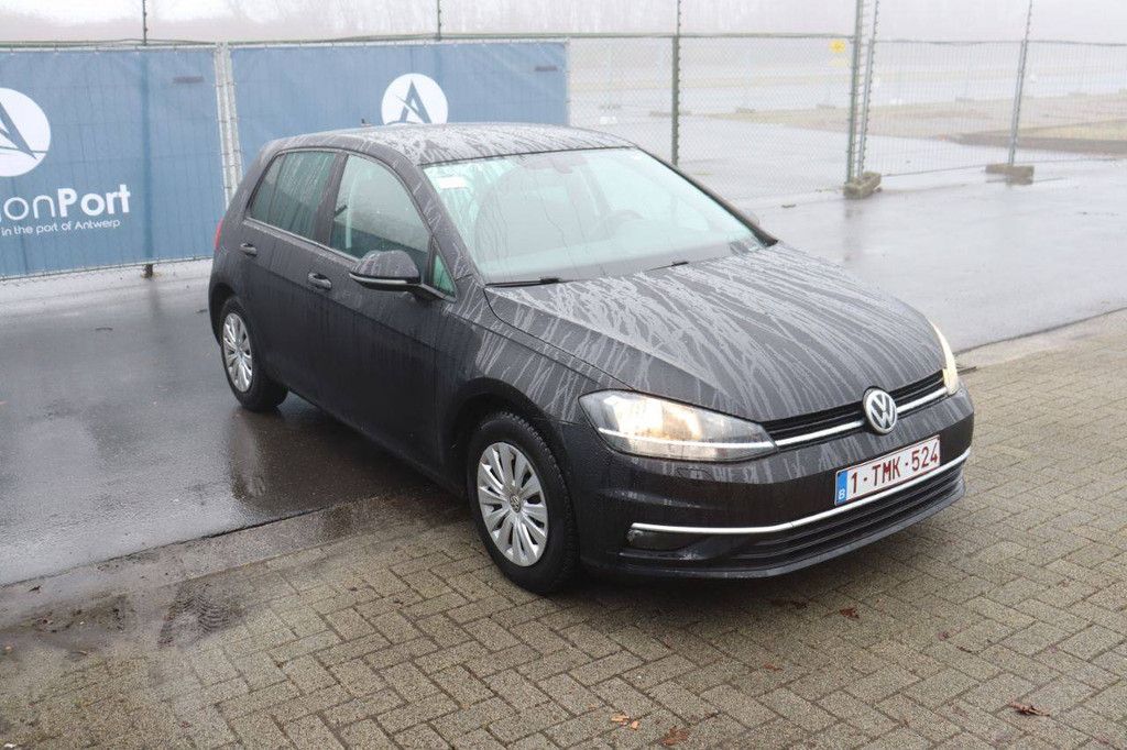 Passenger car Volkswagen Golf Petrol 125 hp 2017 (Margin)