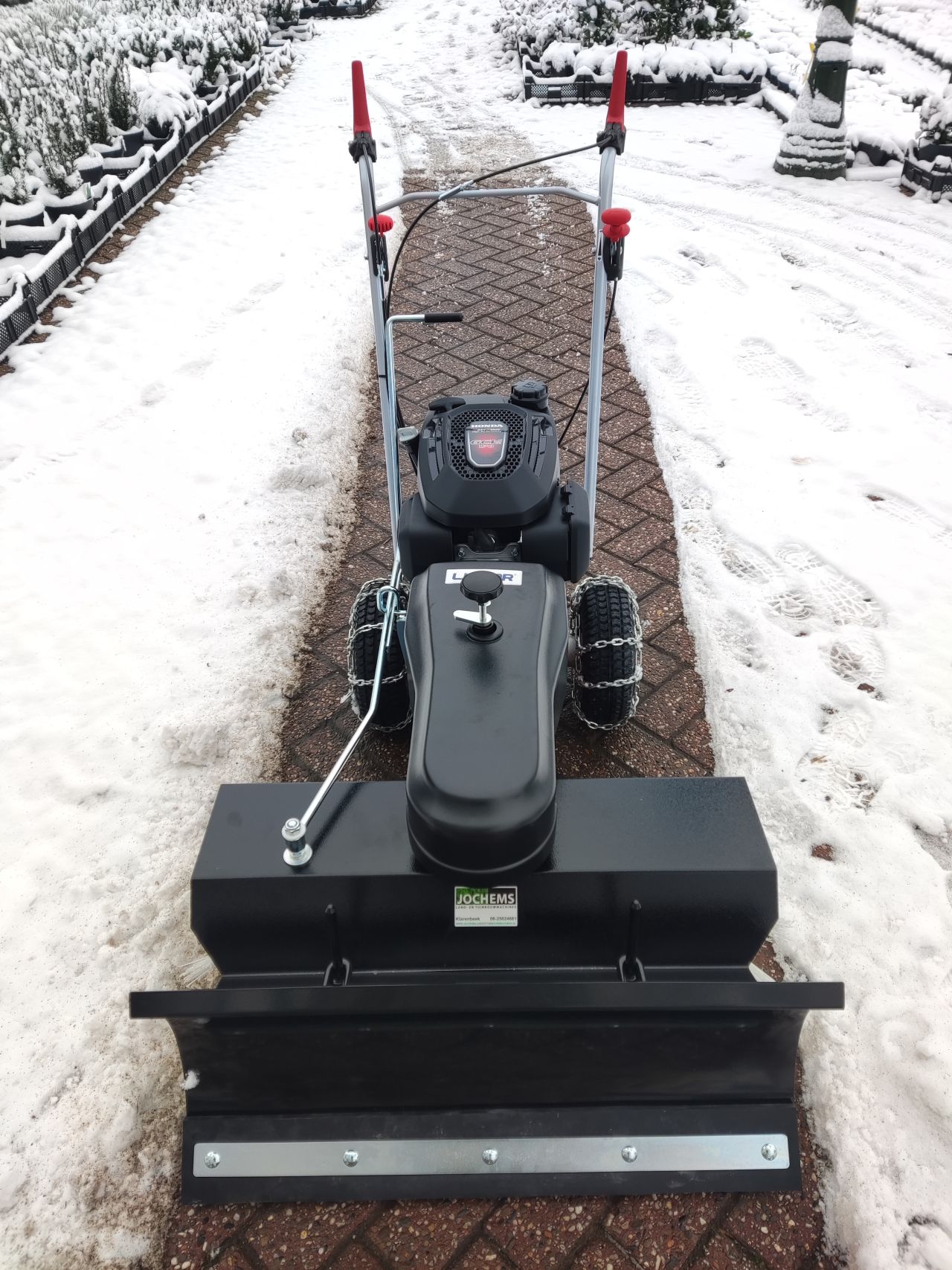 Nieuwe LIMPAR 78 veegmachine met HONDA motor, WINTERDIENST