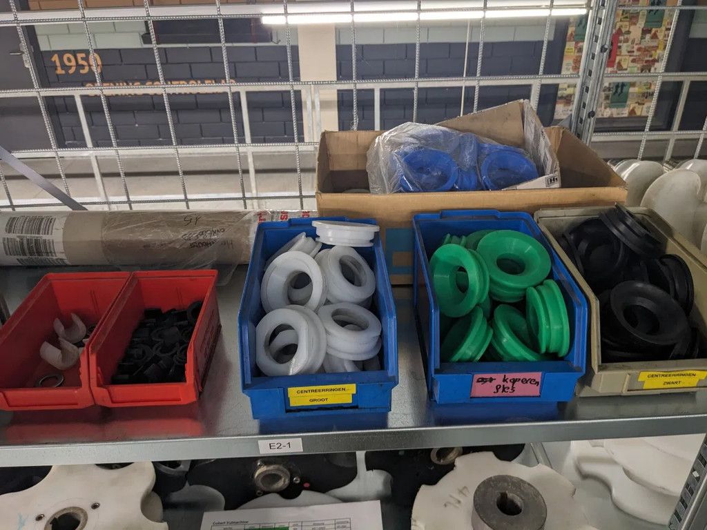 Cobert / Bertolaso Flessen vul-en sluit machine, Olympia 16 / Sigma 103