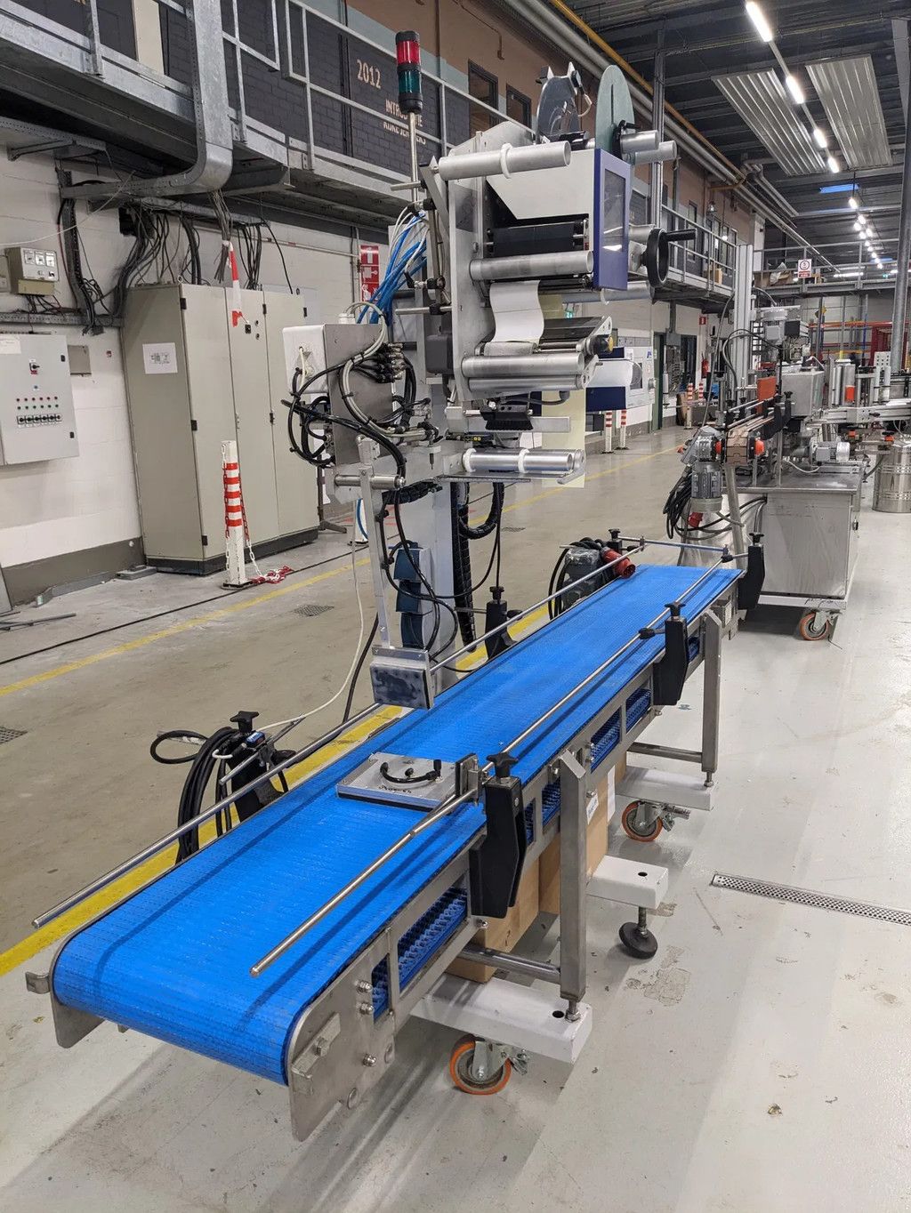 Altech Zelfklevende etiketeer machine, Alritma