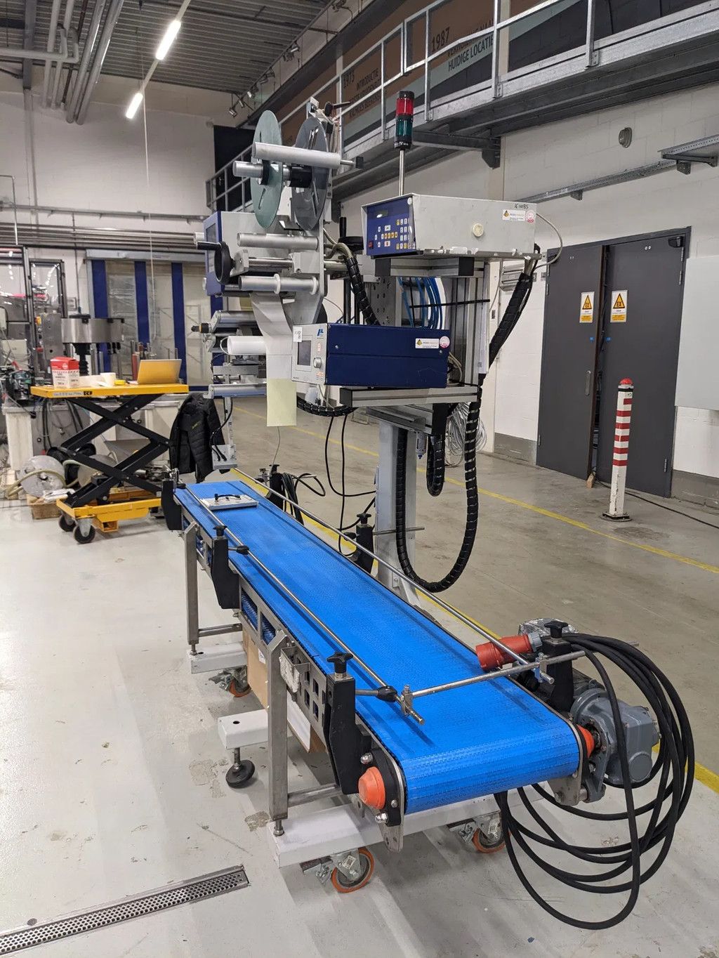 Altech Zelfklevende etiketeer machine, Alritma