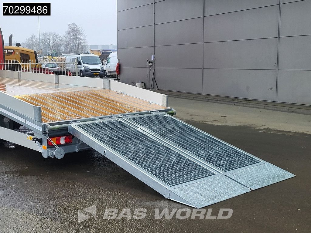 Mercedes Actros 1827 4X2 NEW! Machine transporter Oprijwagen Hydraulic ramps Air suspension Euro 6