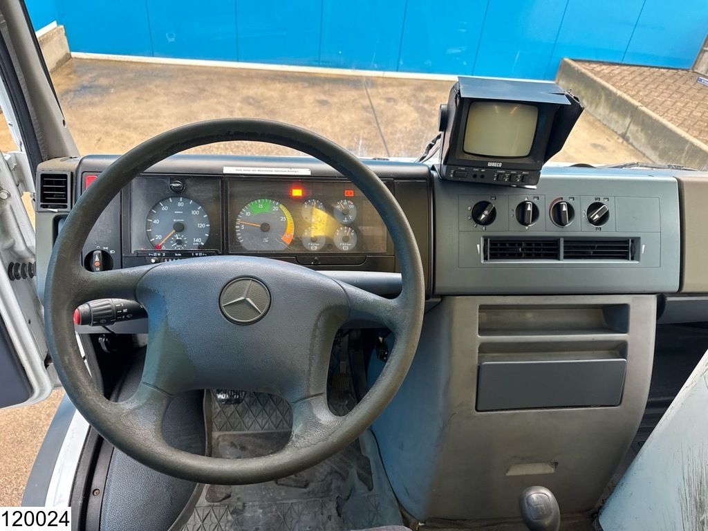 Mercedes Vario 815 D Promotional Trucks, Manual transmission