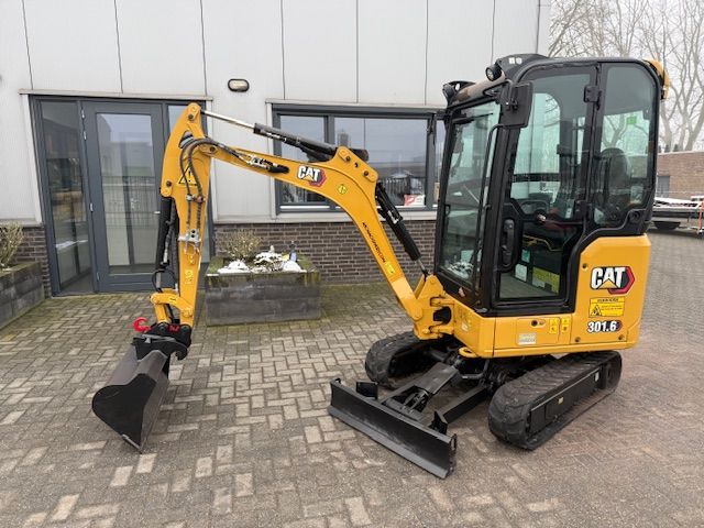 Caterpillar 3016 bj2021 2000u AIRCO SLP/SRT Minigraver Minikraan