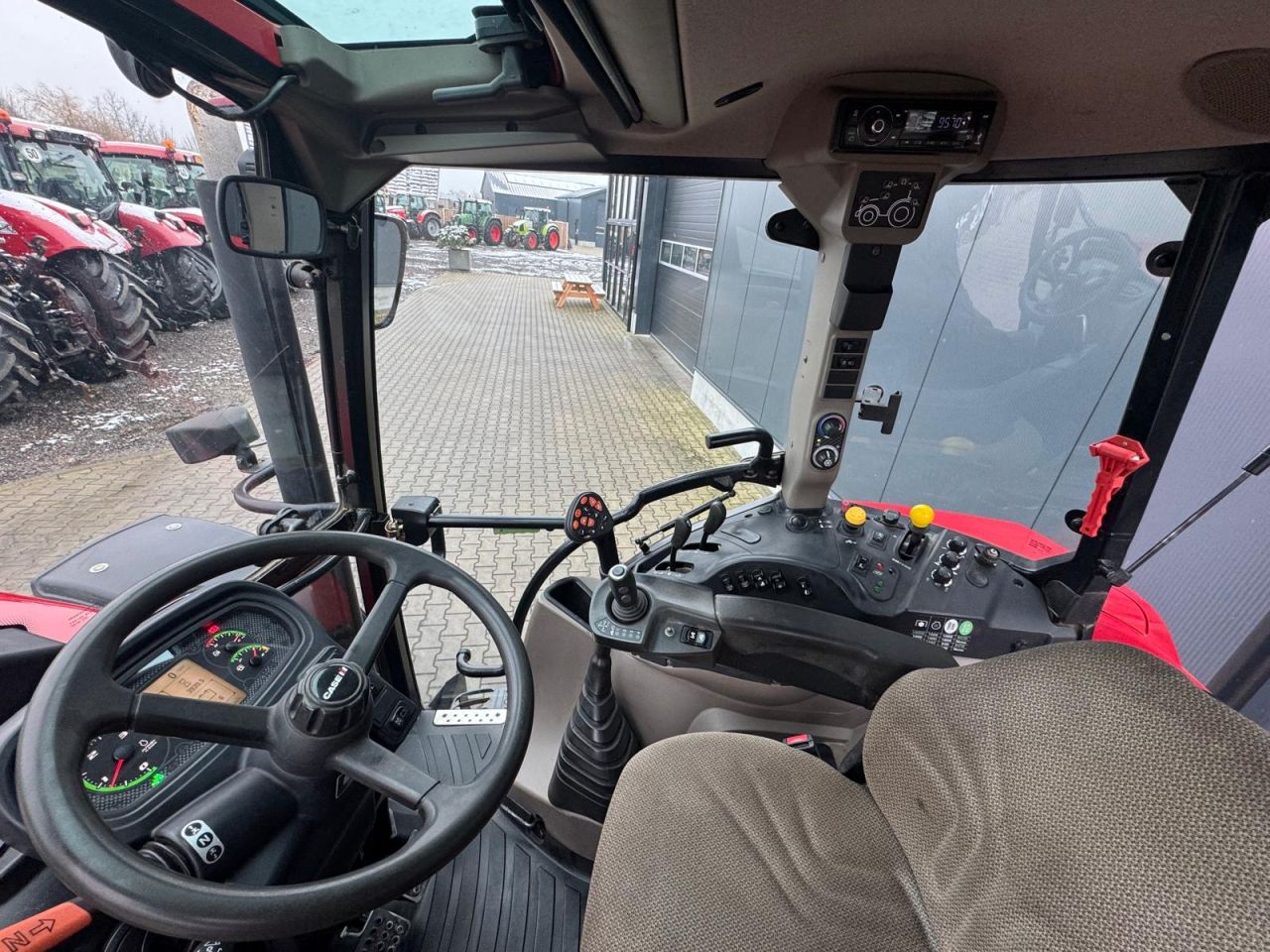 Case Farmall 105U PRO