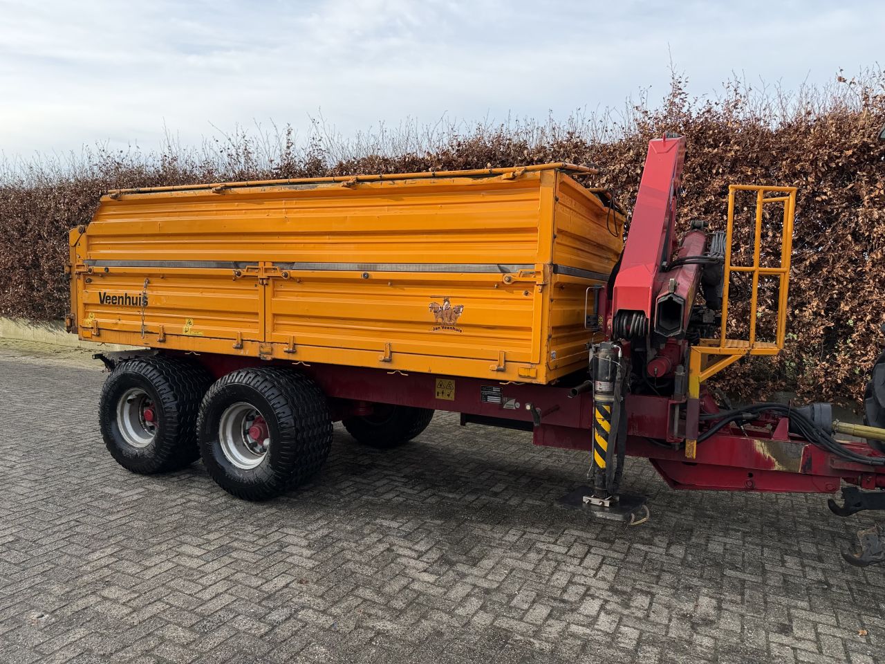 Veenhuis JVK8000 met kraan!!