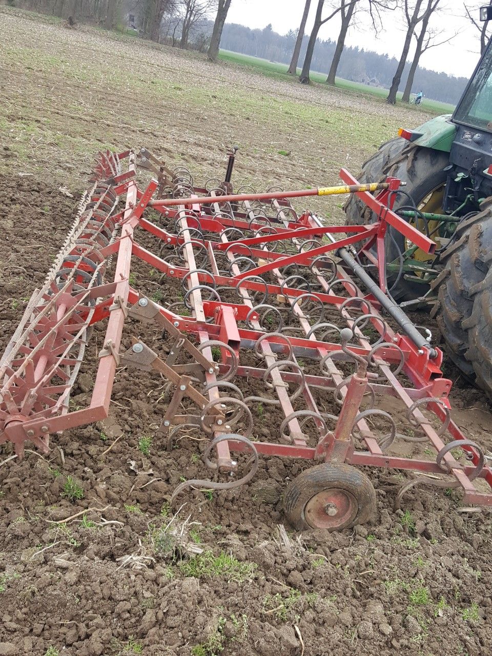 Triltand cultivator met verstelbare wielen en rollen ± 5,5 meter