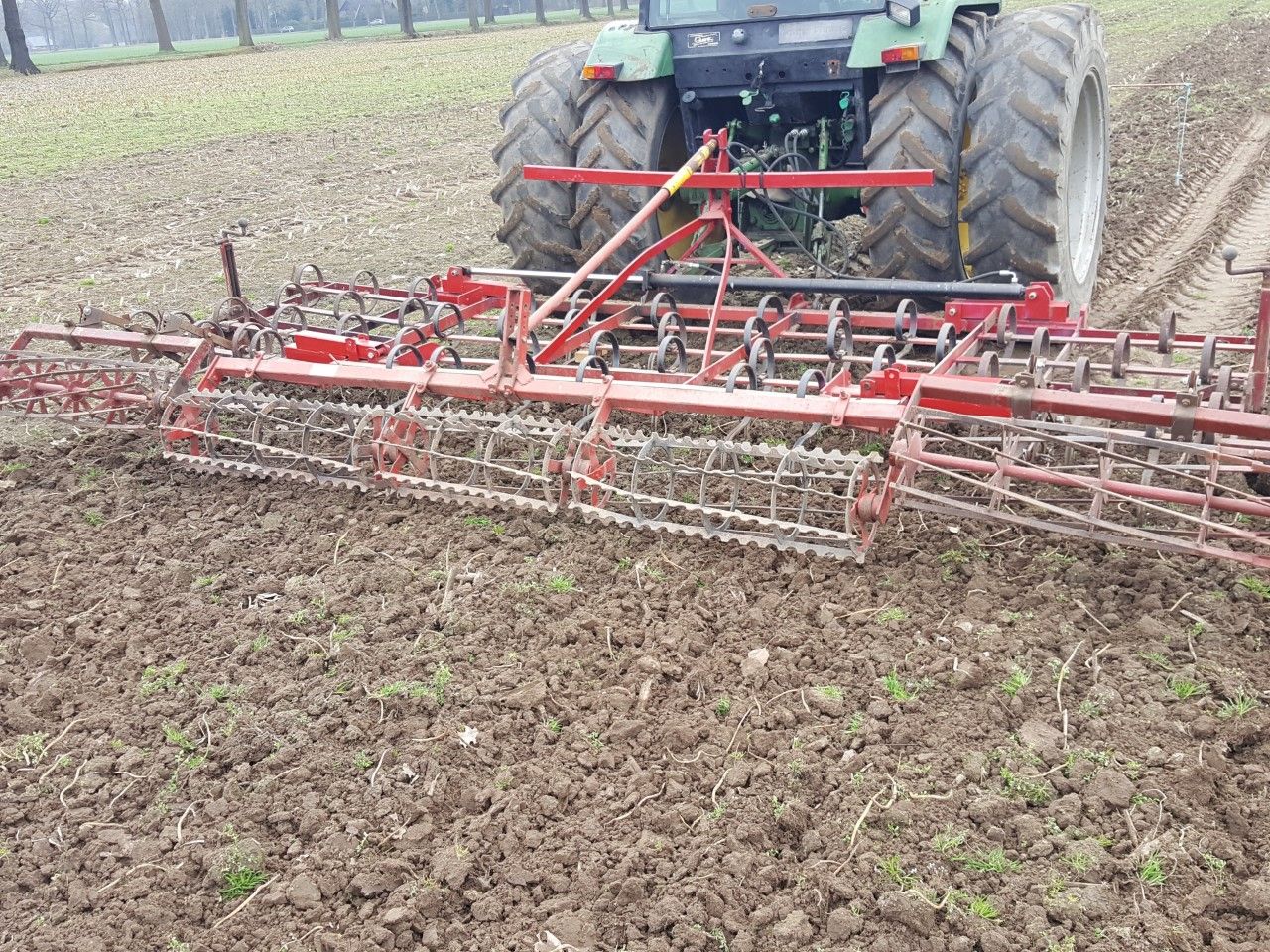 Triltand cultivator met verstelbare wielen en rollen ± 5,5 meter