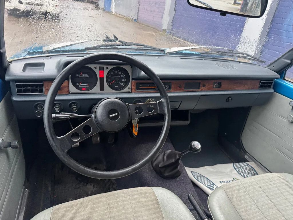 Mazda 323 **OLDIE-VERRY GOOD SHAPE**