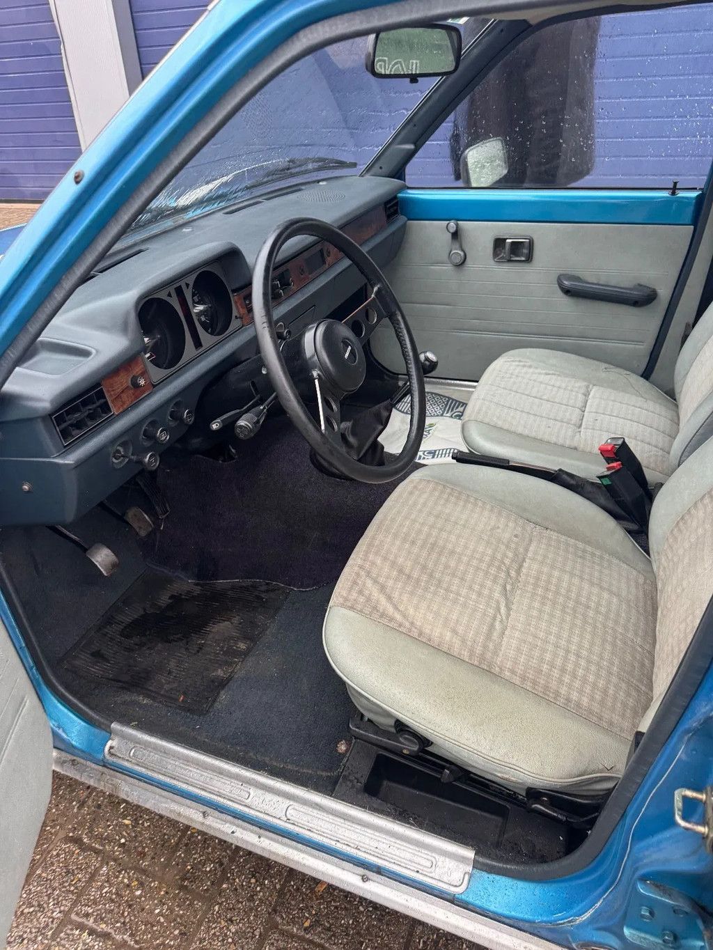 Mazda 323 **OLDIE-VERRY GOOD SHAPE**