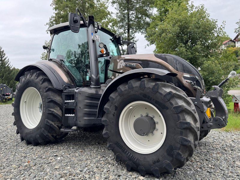 Valtra T215 D