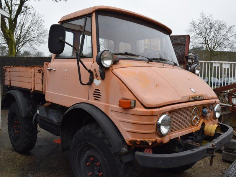 Mercedes-Benz Unimog U421