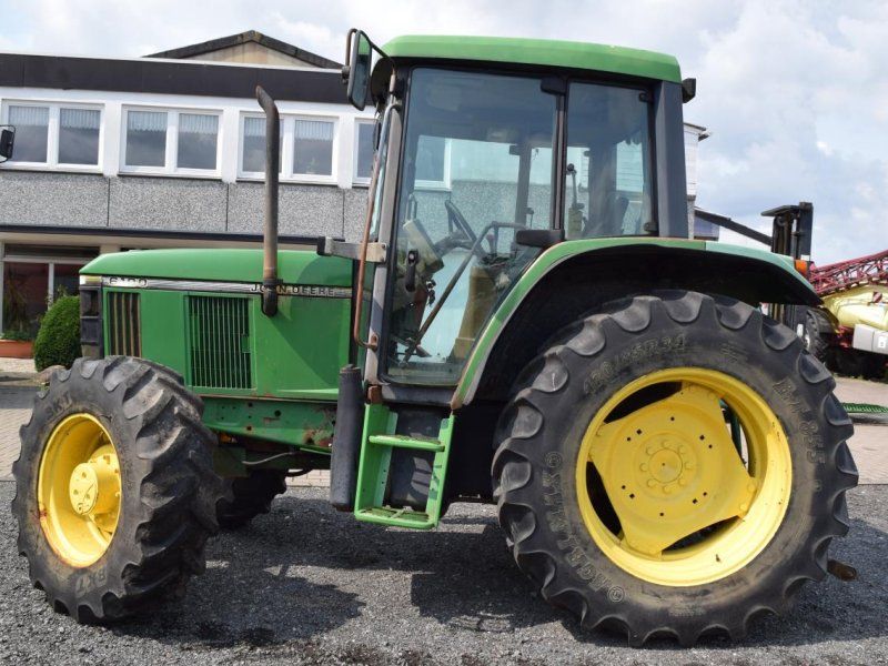 John Deere 6100
