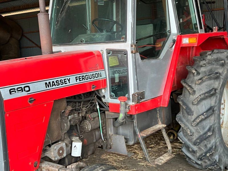 Massey Ferguson 690