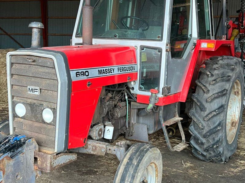 Massey Ferguson 690