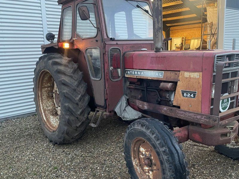 Case IH 824