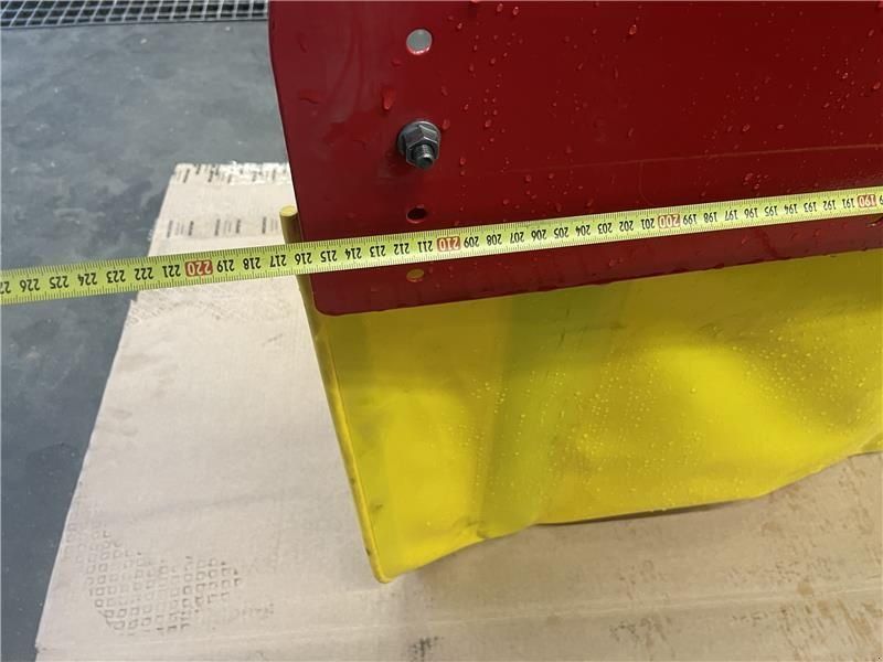 Pöttinger Schwadtuch zu Novacat 302 Cross Flow