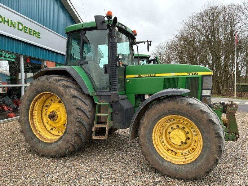 John Deere 7810