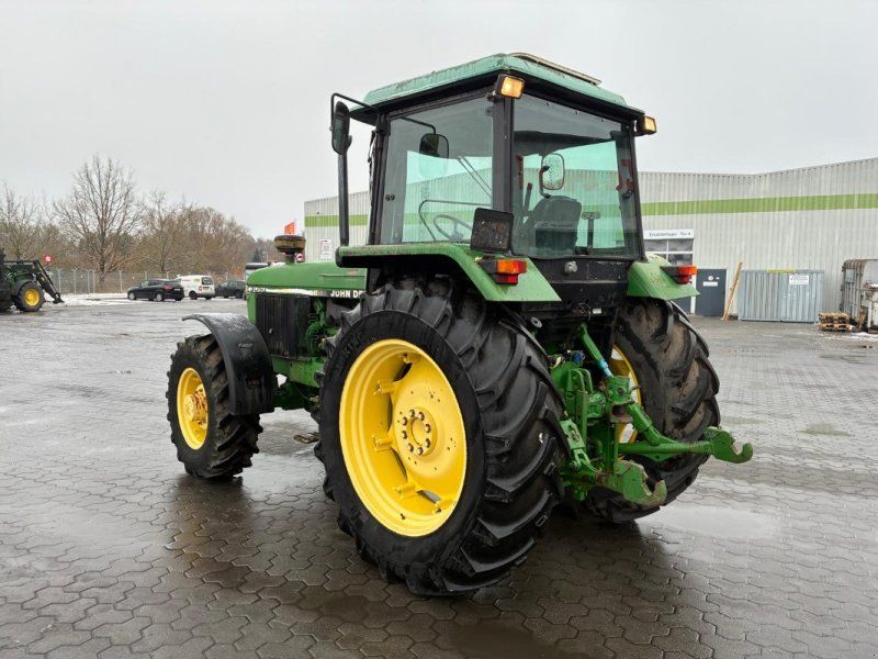 John Deere 3050