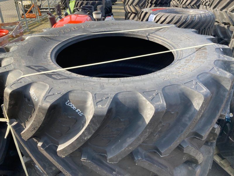 BKT 2 x 710/70R42