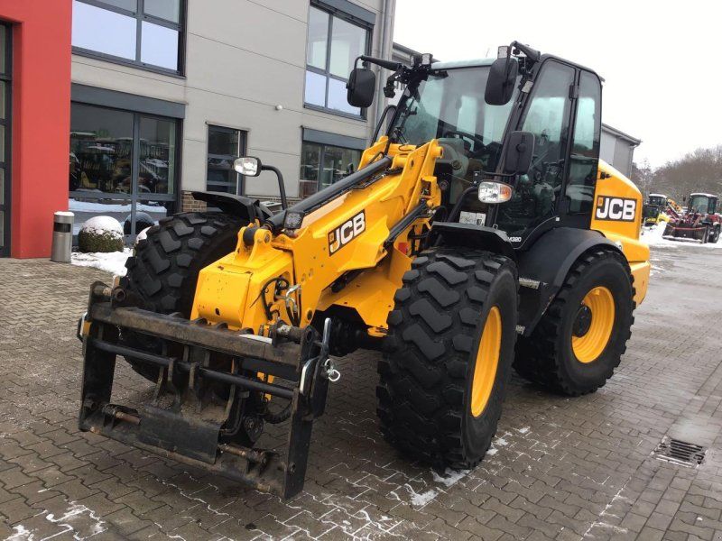 JCB TM320