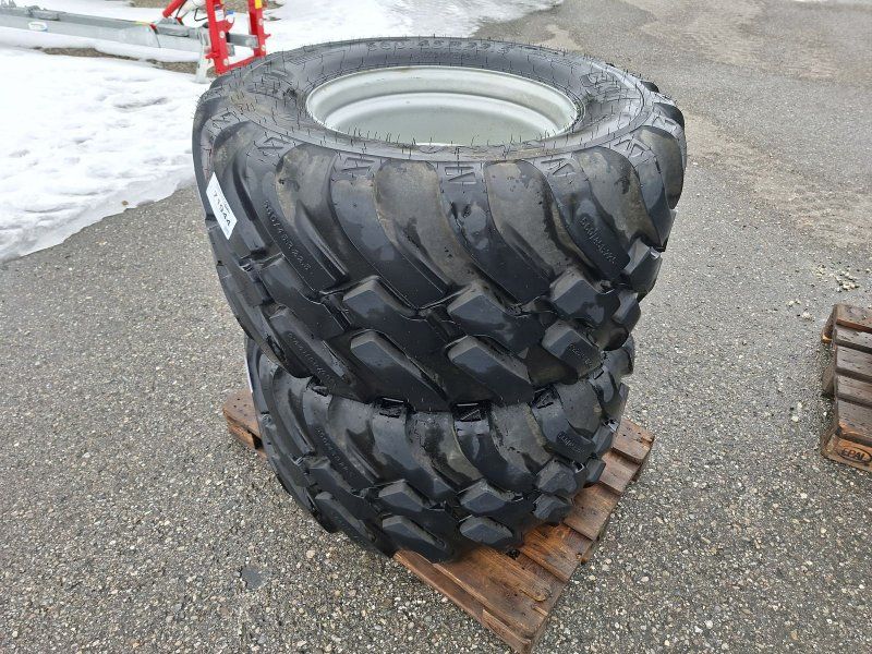 BKT 560/45R22,5 FL 630 U Komplettrad