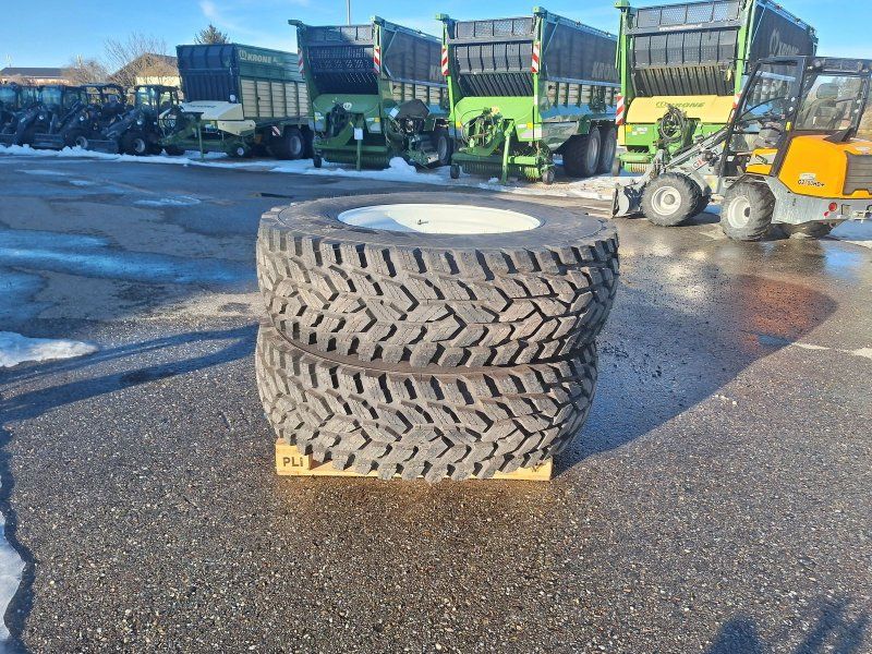 Nokian 480/80R34+400/80R24 Kompletträder