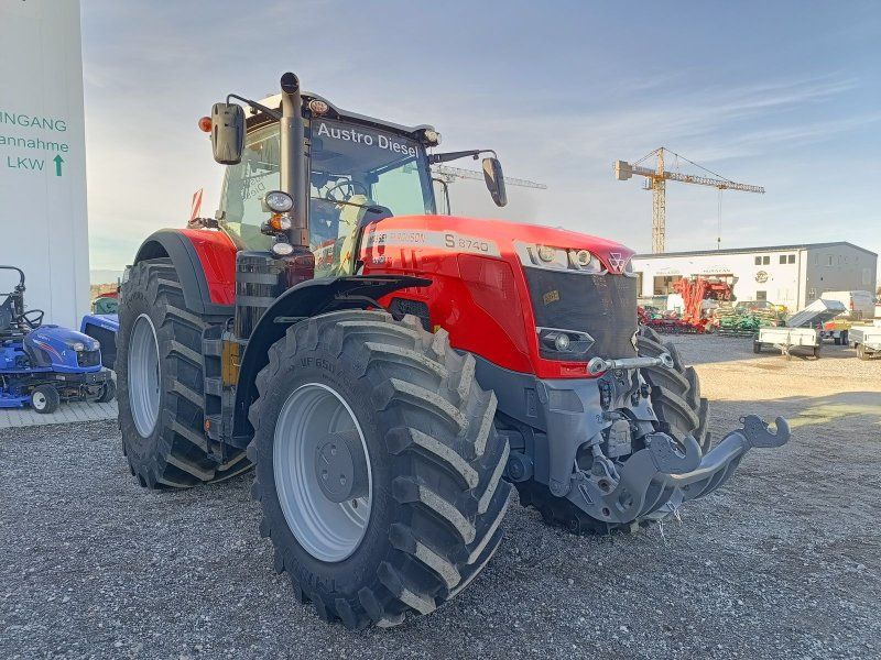 Massey Ferguson 8740 S Exclusive (Stage V)