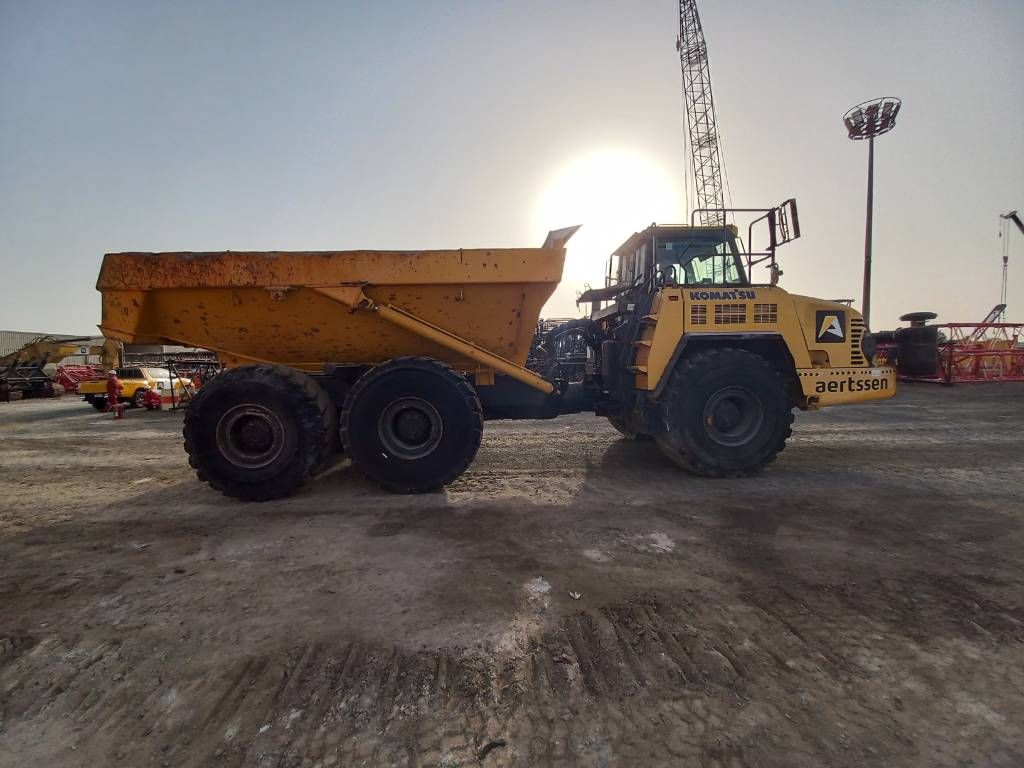 Komatsu HM400-3R (4 pcs available in Abu Dhabi)