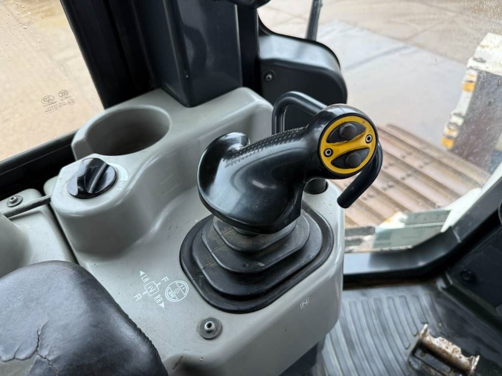 Komatsu D61PXi-24 - Folding Blade / GPS System / Ripper