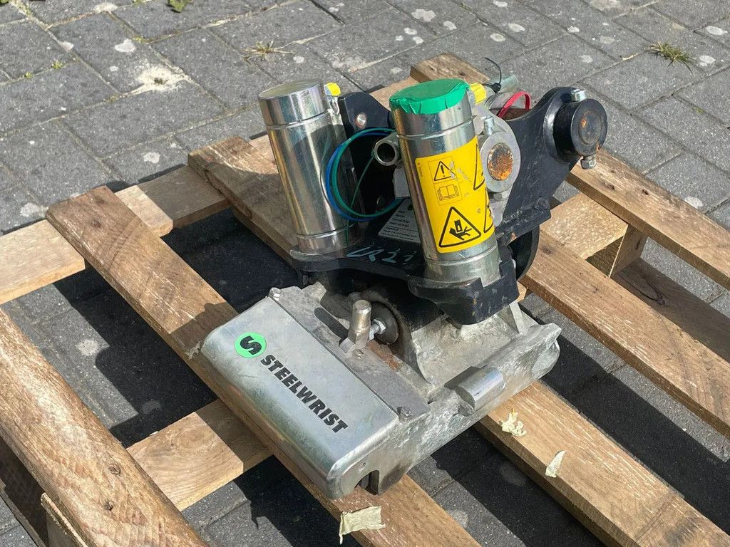 STEELWRIST TMX S30 -180HA | TILT QUICKCOUPLER | TILTING COUPLER | NEW