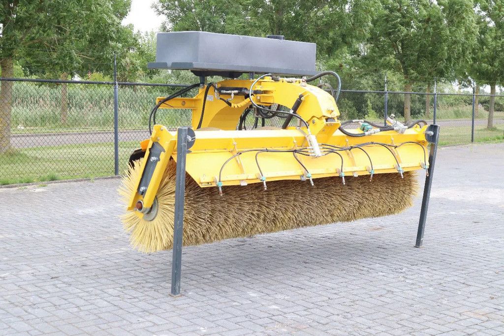 Stark RSW 3000 S | SWEEPER | BRUSH | KEHRMASCHINE | WATER SPRAY