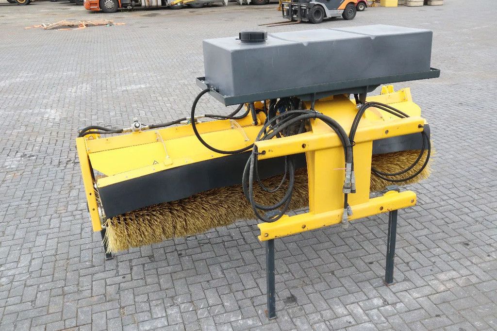 Stark RSW 3000 S | SWEEPER | BRUSH | KEHRMASCHINE | WATER SPRAY