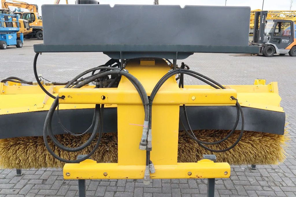 Stark RSW 3000 S | SWEEPER | BRUSH | KEHRMASCHINE | WATER SPRAY