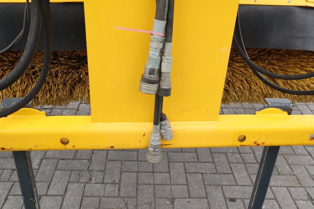 Stark RSW 3000 S | SWEEPER | BRUSH | KEHRMASCHINE | WATER SPRAY