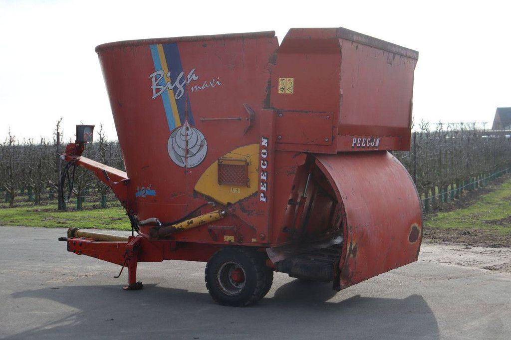 Feed mixer Peecon Biga Maxi 12m³ 1998