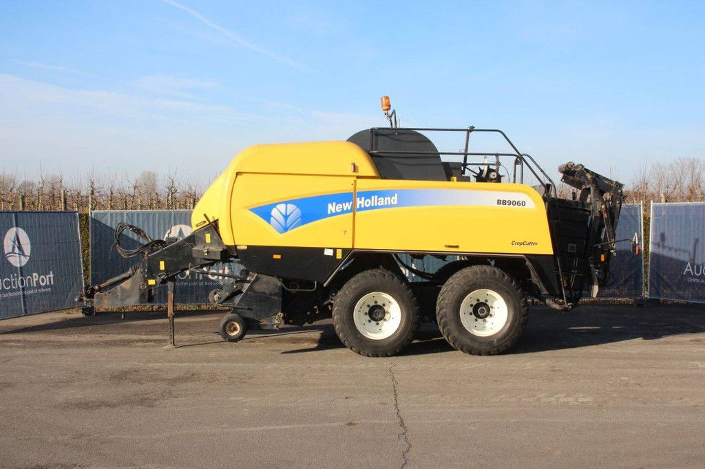 Ballenpresse New Holland BB9060 2011