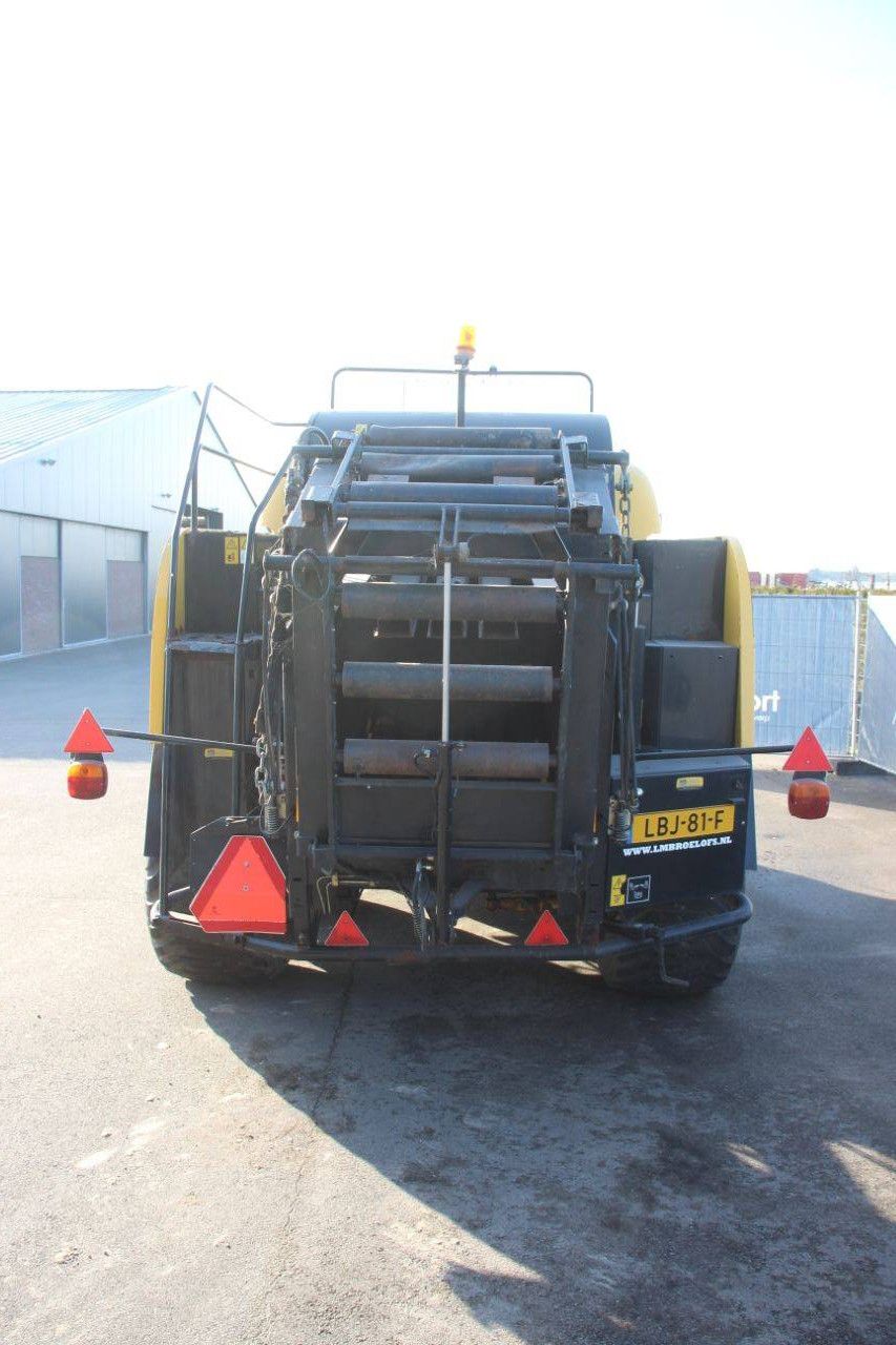 Ballenpresse New Holland BB9060 2011