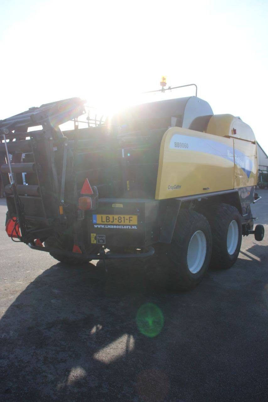 Ballenpresse New Holland BB9060 2011