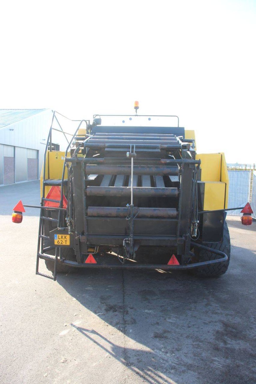 Baler New Holland BB950A 2007