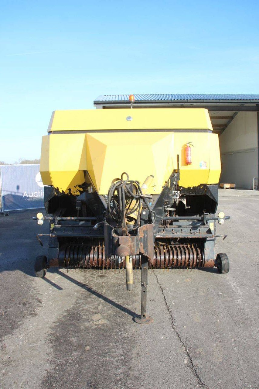 Baler New Holland BB950A 2007