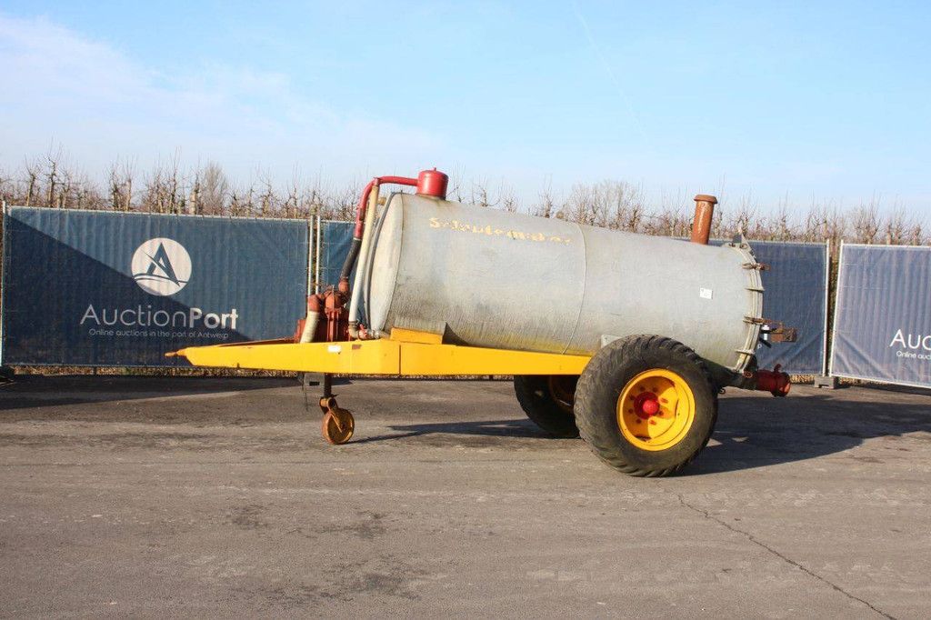 Wassertankanhänger