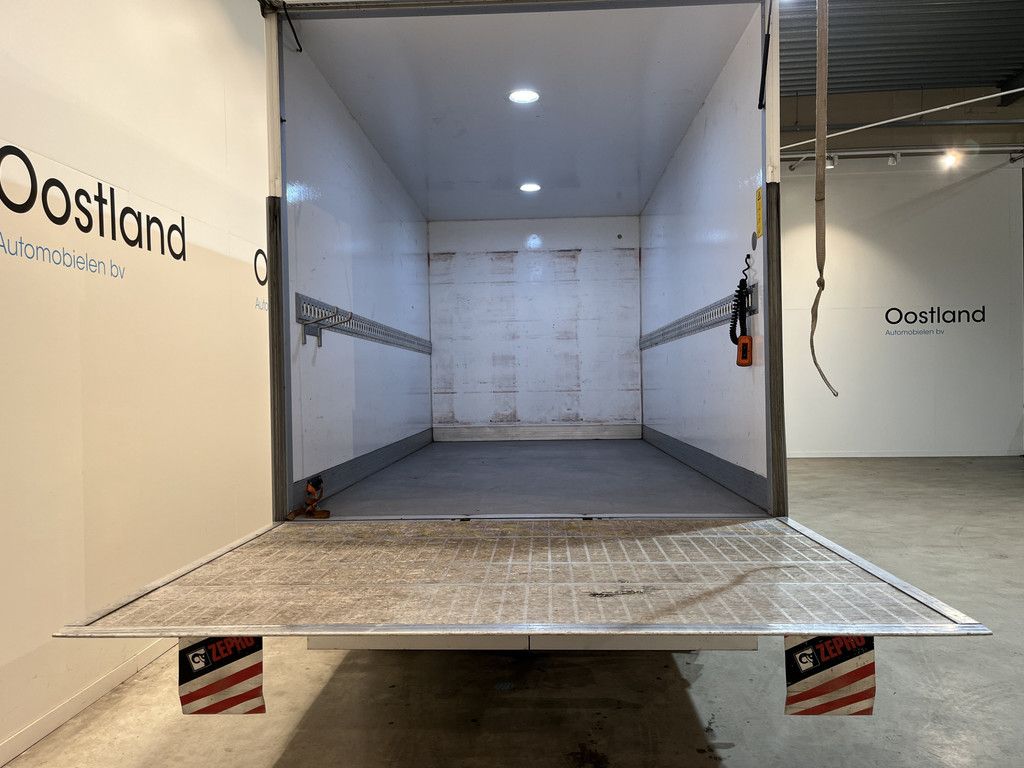 Renault Master 2.3 dCi 150 PK Automaat Bakwagen / Zepro Laadklep / Meubelbak / Euro 6 / Airco / Cruise Control / CarPlay / 3-Zits / 93.000 KM !!