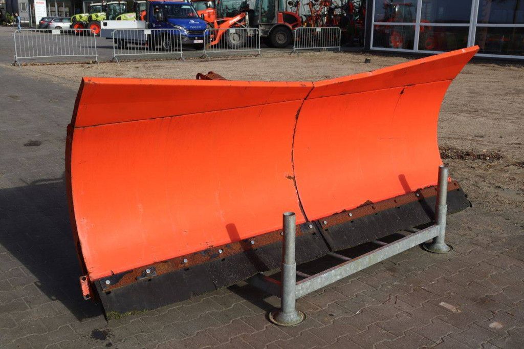 Schneepflug Boxer PU2600