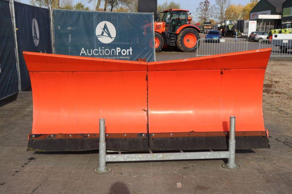 Schneepflug Boxer PU2600