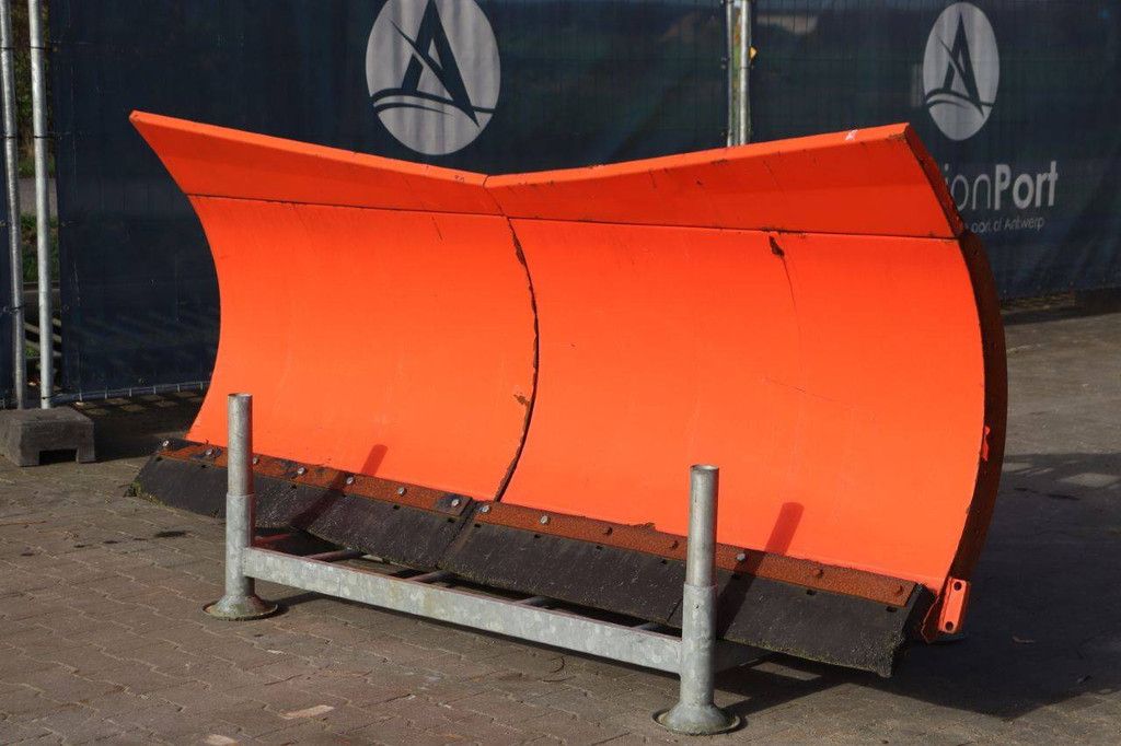 Schneepflug Boxer PU2600