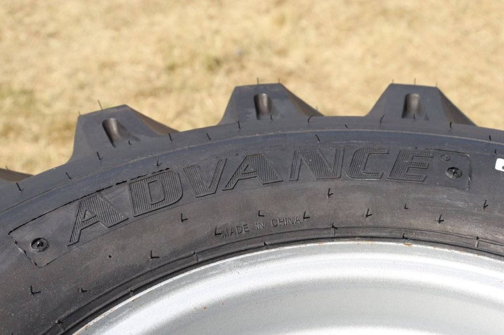 Set van 4 banden Nieuw